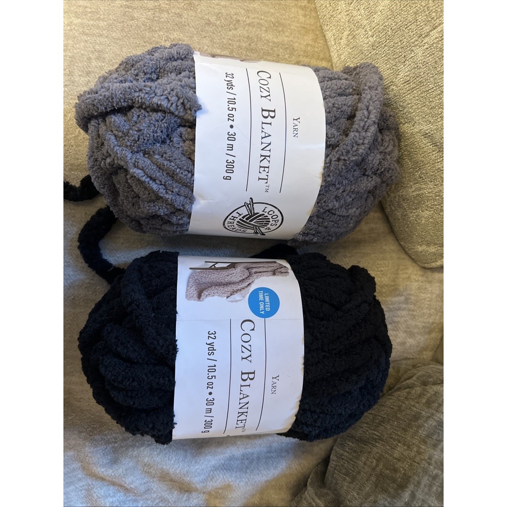 Loops & Threads Cozy Blanket Yarn Black & Gray 10.5 Oz 32 Yds Ea Jumbo Lot Of 2